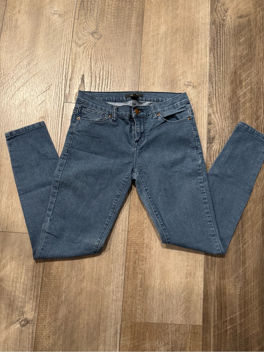 Forever 21 Classic Mid Rise Blue Skinny Jeans - Women 27 Or Juniors 3